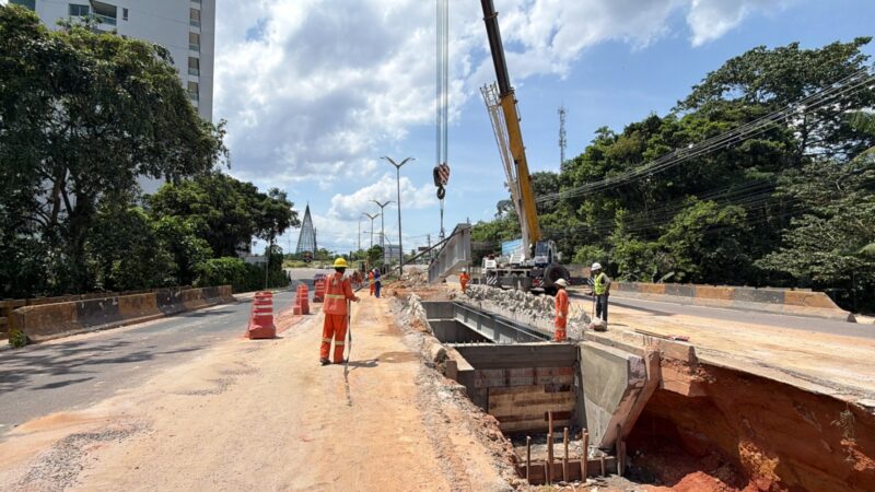 ponte-da-avenida-do-turismo-en