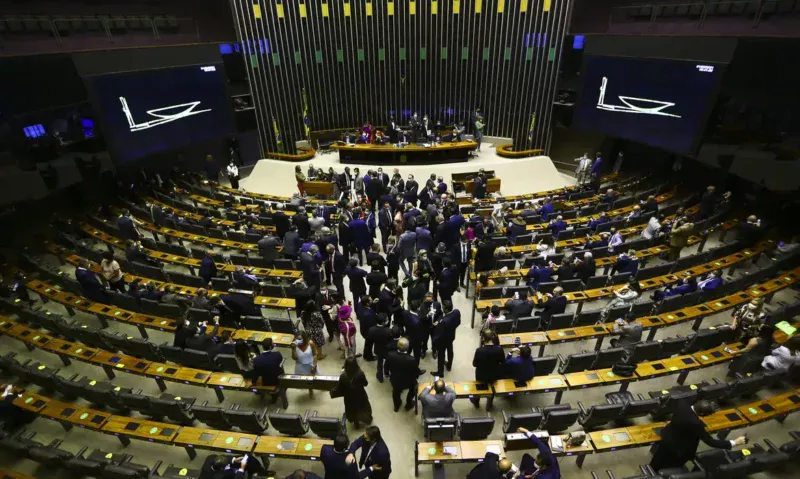 bancadas-da-camara-recorrem-ao