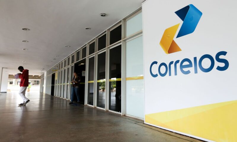 correios-preveem-fechar-mil-ag