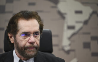 messias-vira-centro-da-crise-e