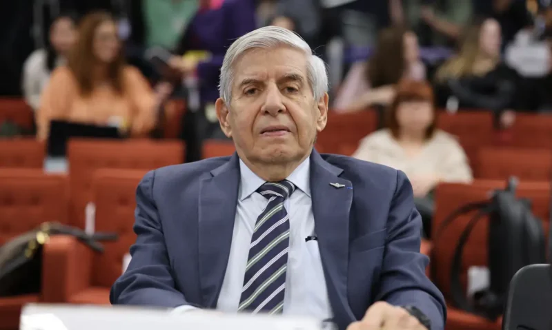 moraes-manda-heleno-passar-por