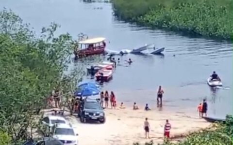 Avião de pequeno porte cai no Rio Negro em comunidade de Iranduba