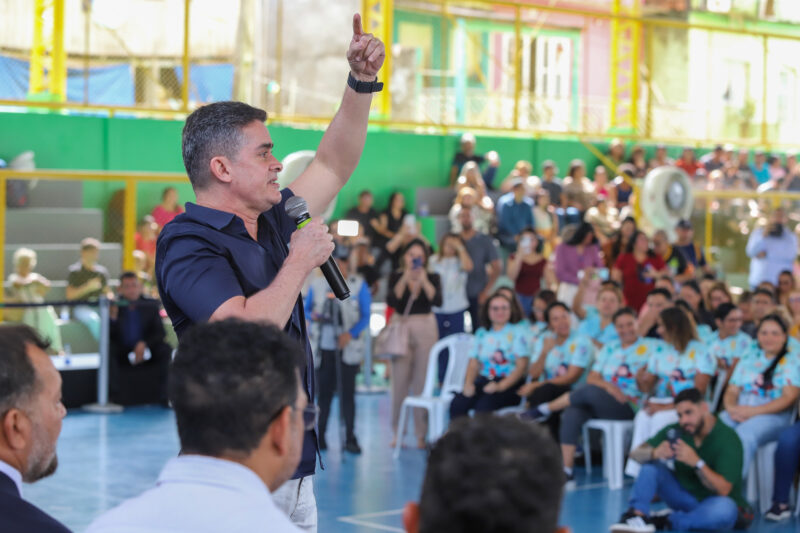 david-almeida-amplia-ensino-em