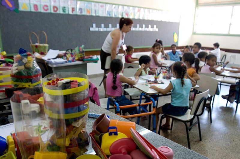 lei-inclui-professor-da-educac
