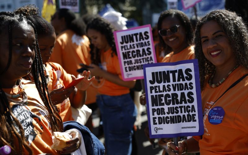 negros-tem-risco-49-maior-de-m