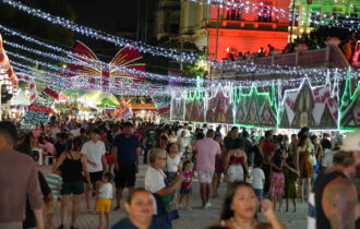 o-mundo-encantado-do-natal-reu