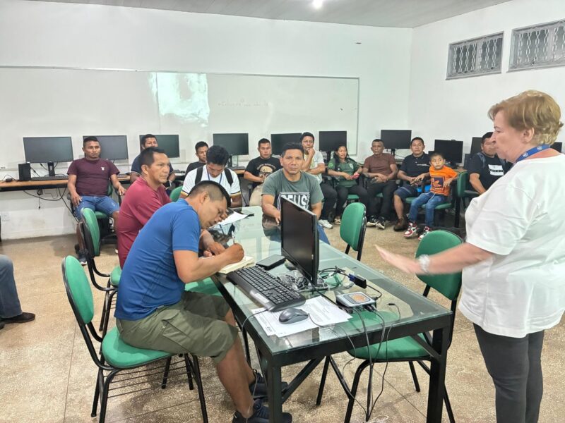 professores-indigenas-recebem-