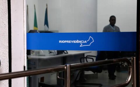 claudio-castro-exonera-preside
