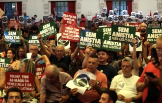 em-sp-ato-celebra-democracia-e
