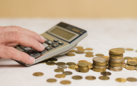 ipca-fecha-2025-em-426-abaixo-