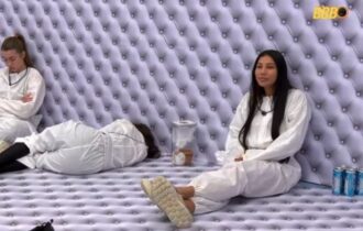 livia-cristina-segue-no-quarto