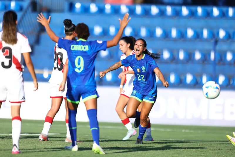 brasil-goleia-peru-por-6-a-0-e
