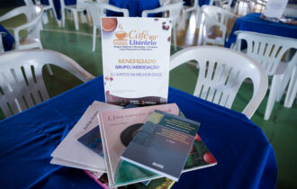 cafe-literario-entrega-kits-de