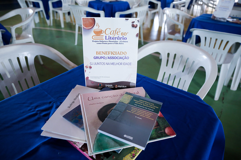 cafe-literario-entrega-kits-de