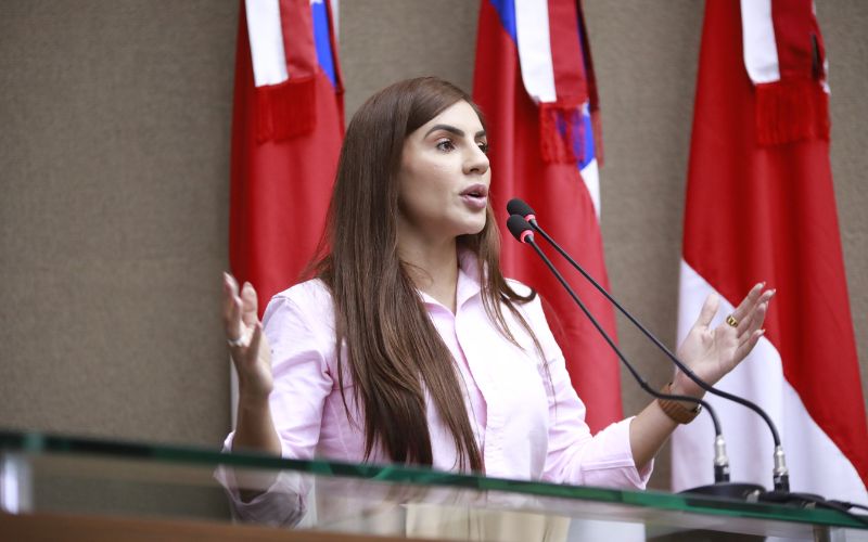 deputada-do-pl-propoe-titulo-d
