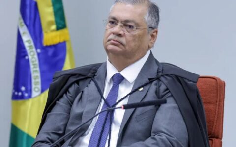 dino-manda-suspender-pagamento