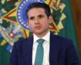 hugo-motta-e-vaiado-em-evento-