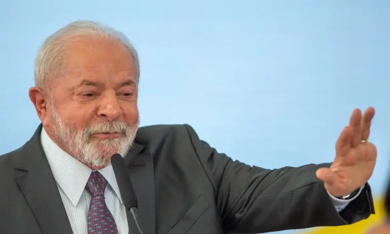 lula-critica-industria-de-ment