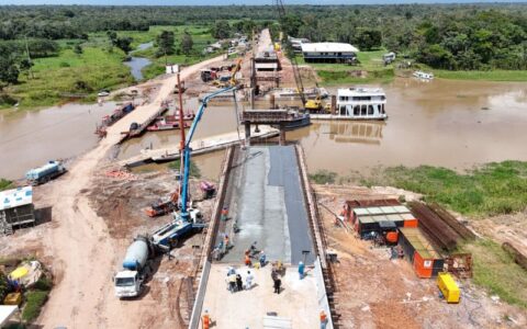 ponte-sobre-o-rio-autaz-mirim-