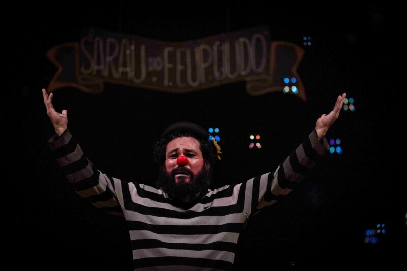 sarau-do-feupuudo-se-apresenta