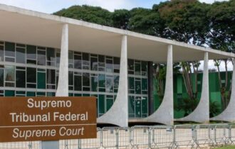 senador-do-mdb-vai-a-pgr-e-ped