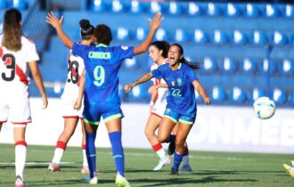 brasil-goleia-peru-por-6-a-0-e