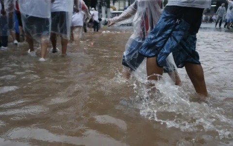 chuva-forte-causa-desabamentos