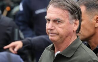 ex-presidente-bolsonaro-passa-