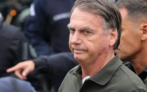ex-presidente-bolsonaro-passa-