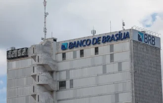ex-presidente-do-brb-aguarda-p