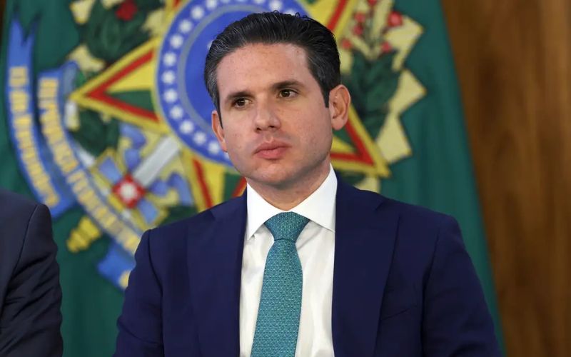 hugo-motta-e-vaiado-em-evento-