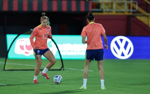 selecao-feminina-treina-pela-1