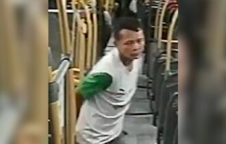 Homem é procurado por roubo em ônibus do transporte coletivo