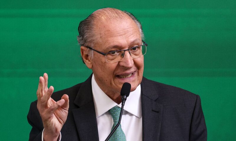alckmin-saira-do-ministerio-em