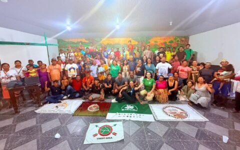 assembleia-indigena-no-medio-s