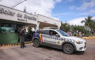 bolsonaro-recebe-alta-e-chega-