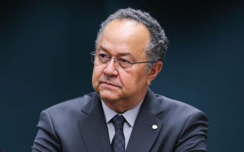 cpmi-do-inss-aponta-silas-cama