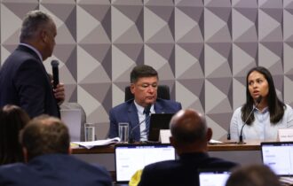 ex-secretaria-diz-que-acessava