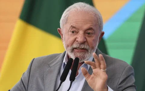 lula-promete-cobrar-conselho-d