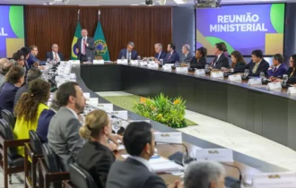 lula-se-despede-de-ministros-e