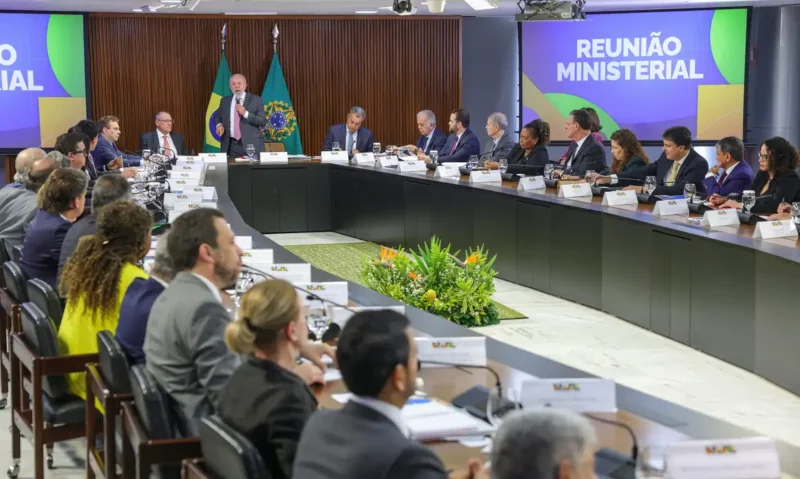 lula-se-despede-de-ministros-e