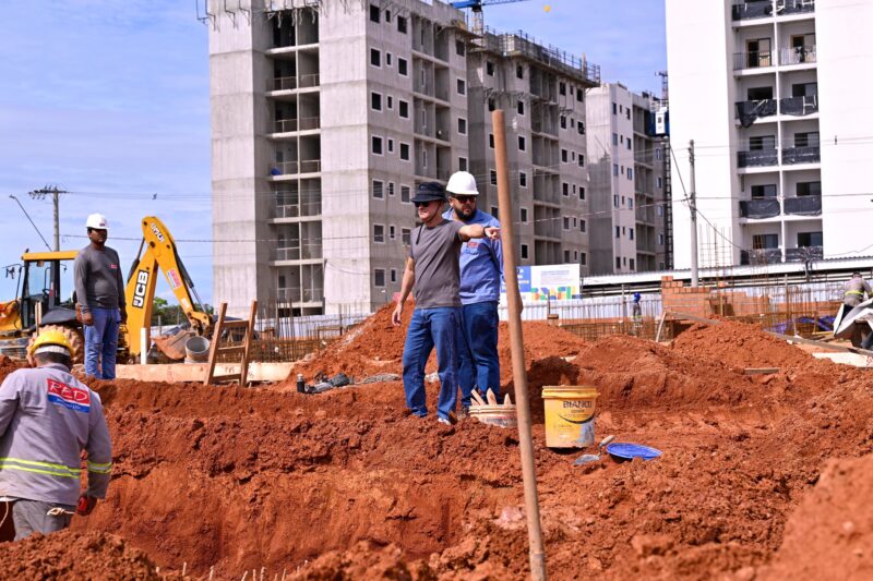 prefeito-vistoria-obras-e-dest