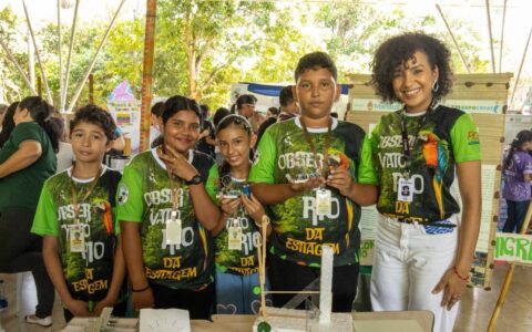 Professora ribeirinha de Manaus é finalista do Prêmio Professor Porvir