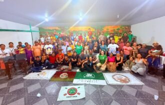 assembleia-indigena-no-medio-s