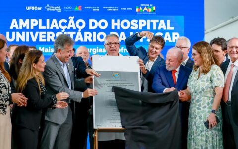 lula-participa-de-entrega-em-h