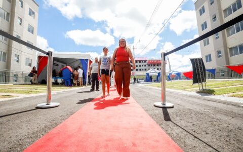 mais-88-familias-recebem-chave