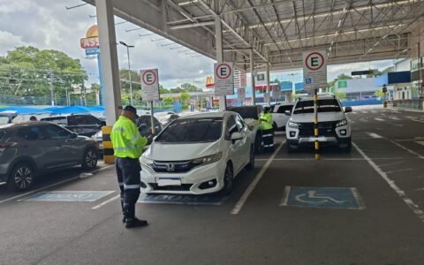 prefeitura-de-manaus-autua-30-