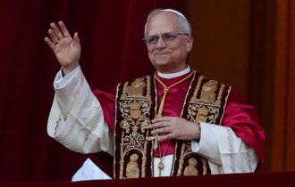'Estamos nos tornando indiferentes à violência', alerta Papa Leão XIV
