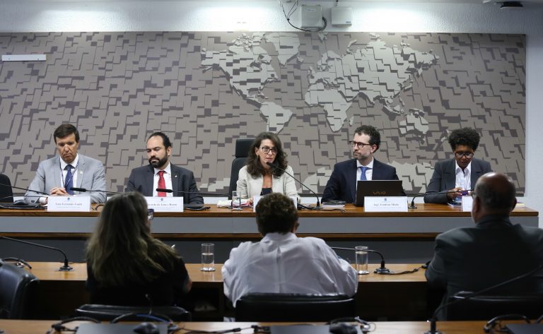 conselho-de-comunicacao-debate