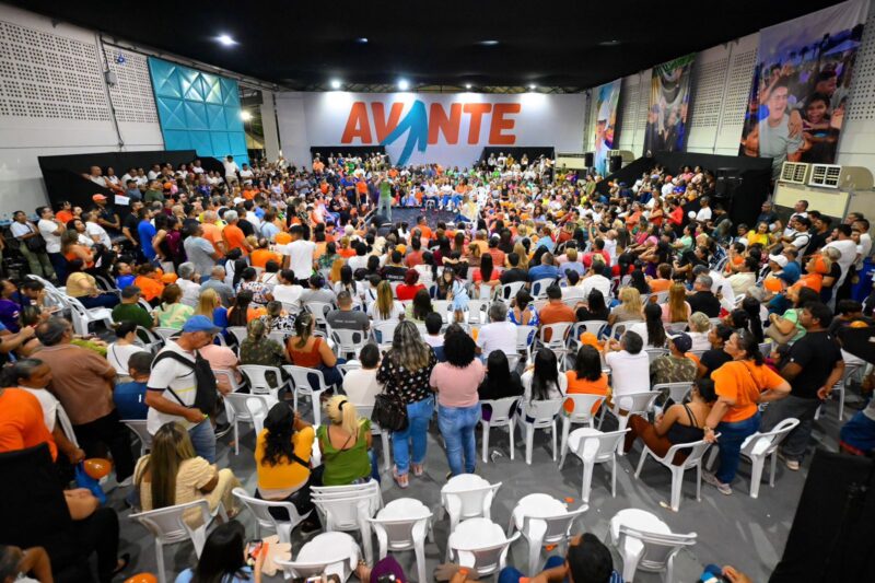 david-almeida-reune-mil-lidera